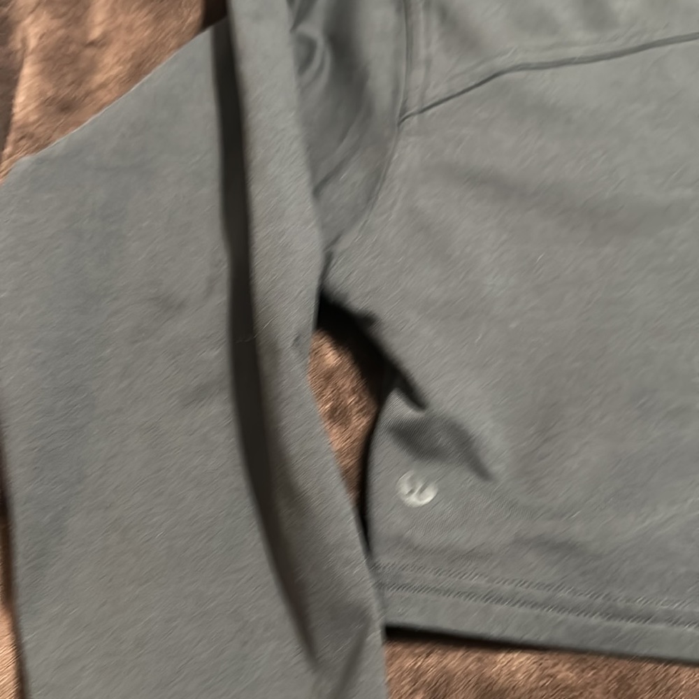 Lululemon cropped black stretch hoodie. Women’s size 6. - Picture 3 of 7